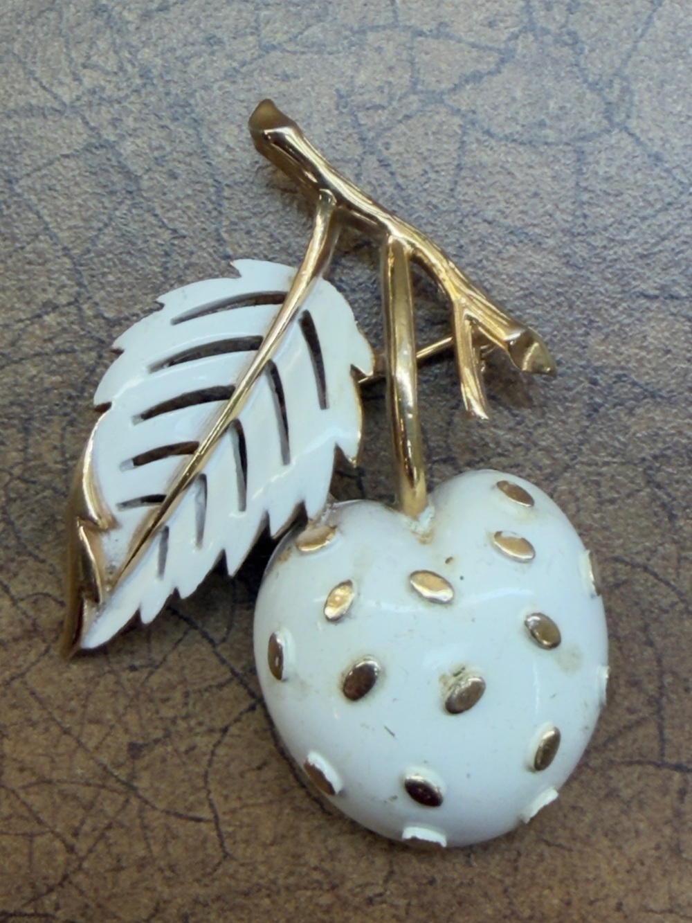 Gold-Tone White Enamel Strawberry Leaf Brooch Crown Trifari Women's Jewelry